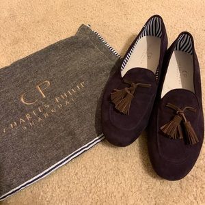 Nice light plum suede loafer with brown tassel.